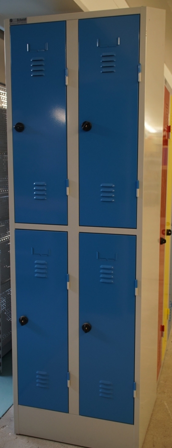 Raumspar-Doppelgarderobenschrank mit 4 Abteilen incl. Schrägdach