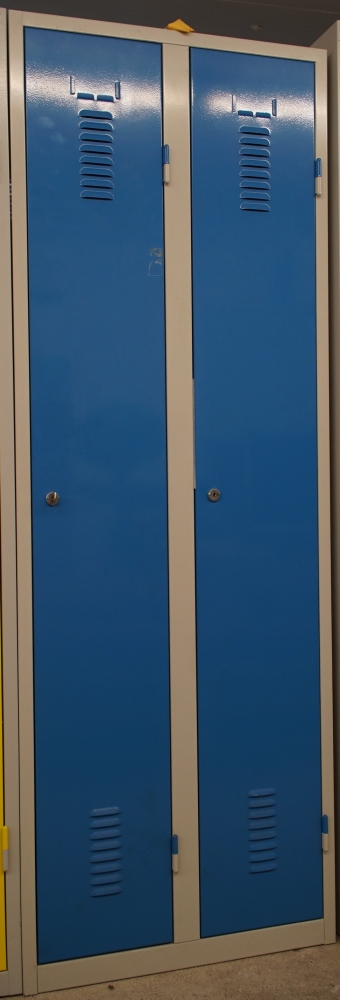 Stahlblech-Garderobenschrank mit 2 Abteilen
