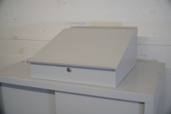 Pultaufsatz zum Beistellschrank