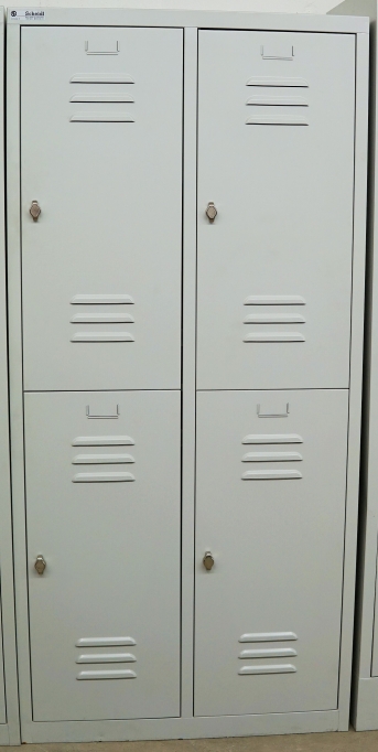 Stahlblech-Garderobenschrank mit 4 Abteile