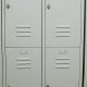 Stahlblech-Garderobenschrank mit 4 Abteile